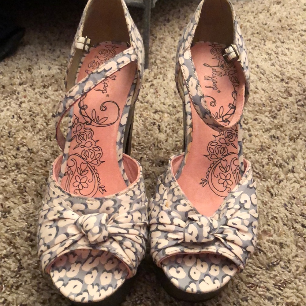 Jelly pop platforms